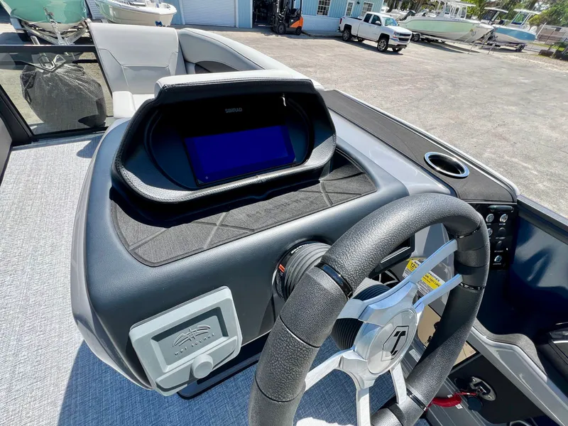 Slide: The Image of Harris Sunliner 210 2026 - 17