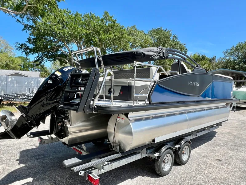 Slide: The Image of Harris Sunliner 210 2026 - 2