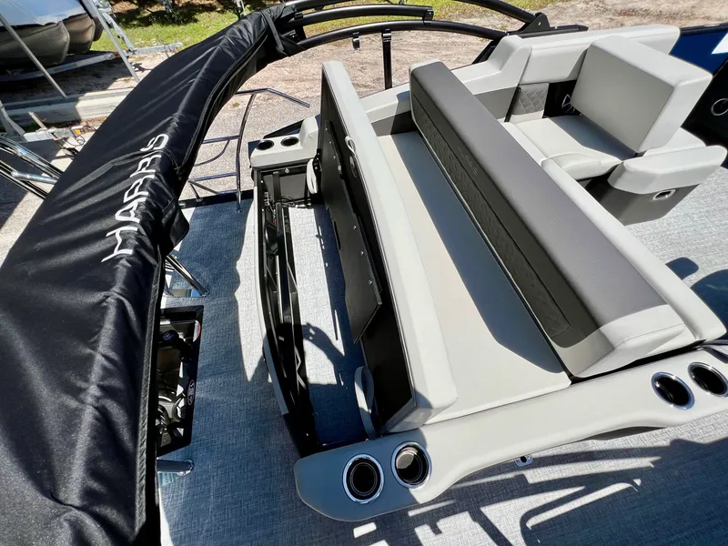 Slide: The Image of Harris Sunliner 210 2026 - 21