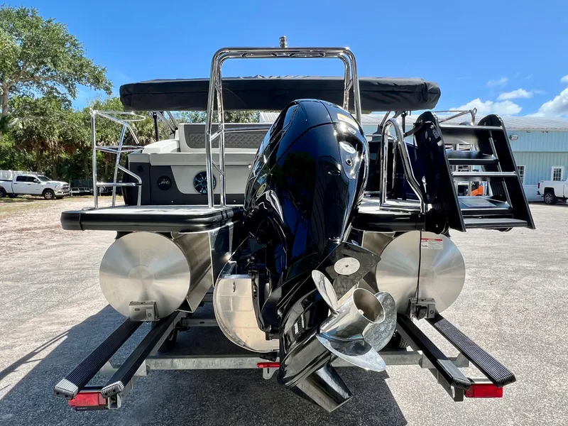 Slide: The Image of Harris Sunliner 210 2026 - 3