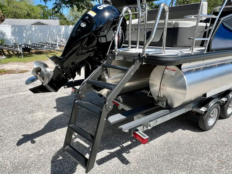 Slide: The Image of Harris Sunliner 210 2026 - 8