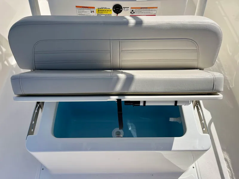 Slide: The Image of Boston whaler 19 MTK 2026 - 15