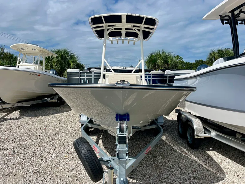 Slide: The Image of Boston whaler 19 MTK 2026 - 6