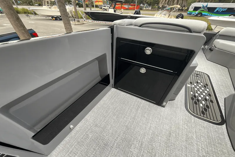 Slide: The Image of Harris Crowne 250 2024 - 15