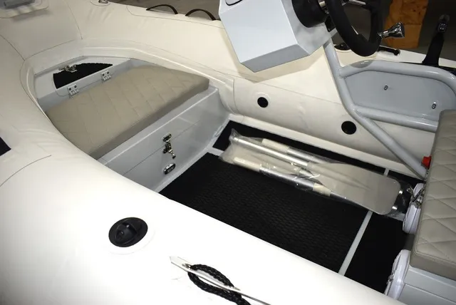 Slide: The Image of East Marine Boats 320 Hypalon Aluminum Rib Inflatable 2026 - 11