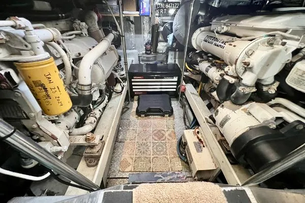 Slide: The Image of Silverton 43 Motor Yacht 2003 - 44