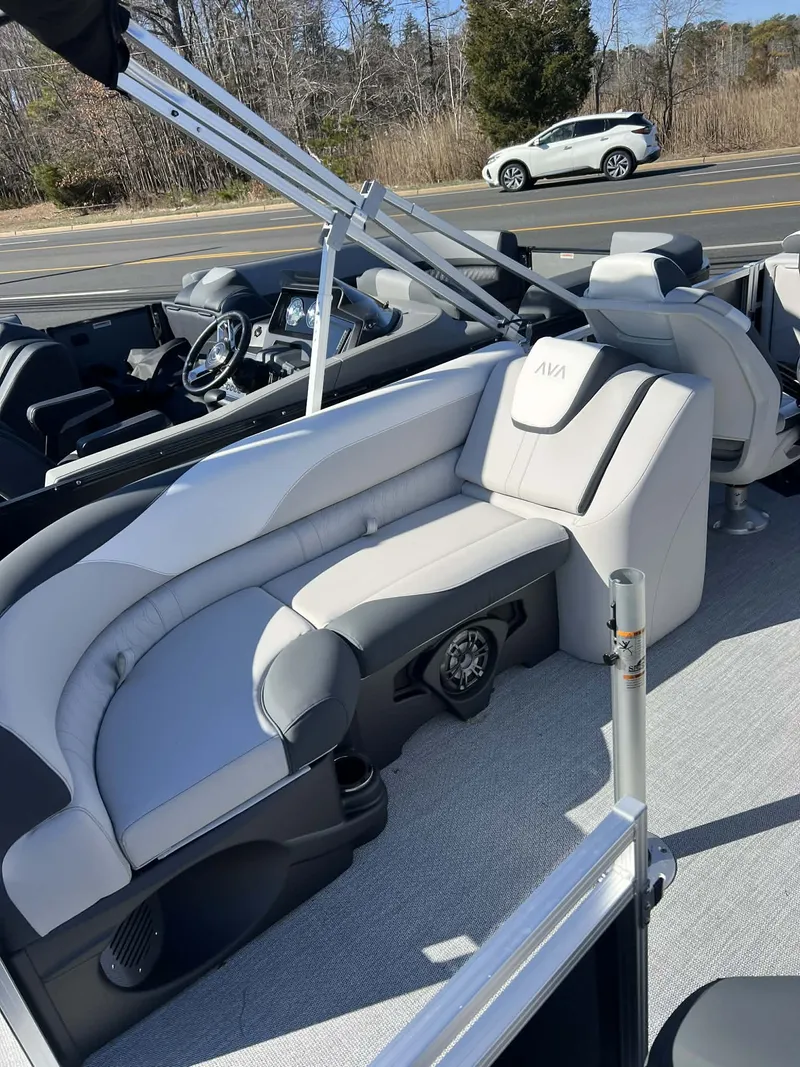 Slide: The Image of Avalon 2385 LSZ QL 2026 - 17