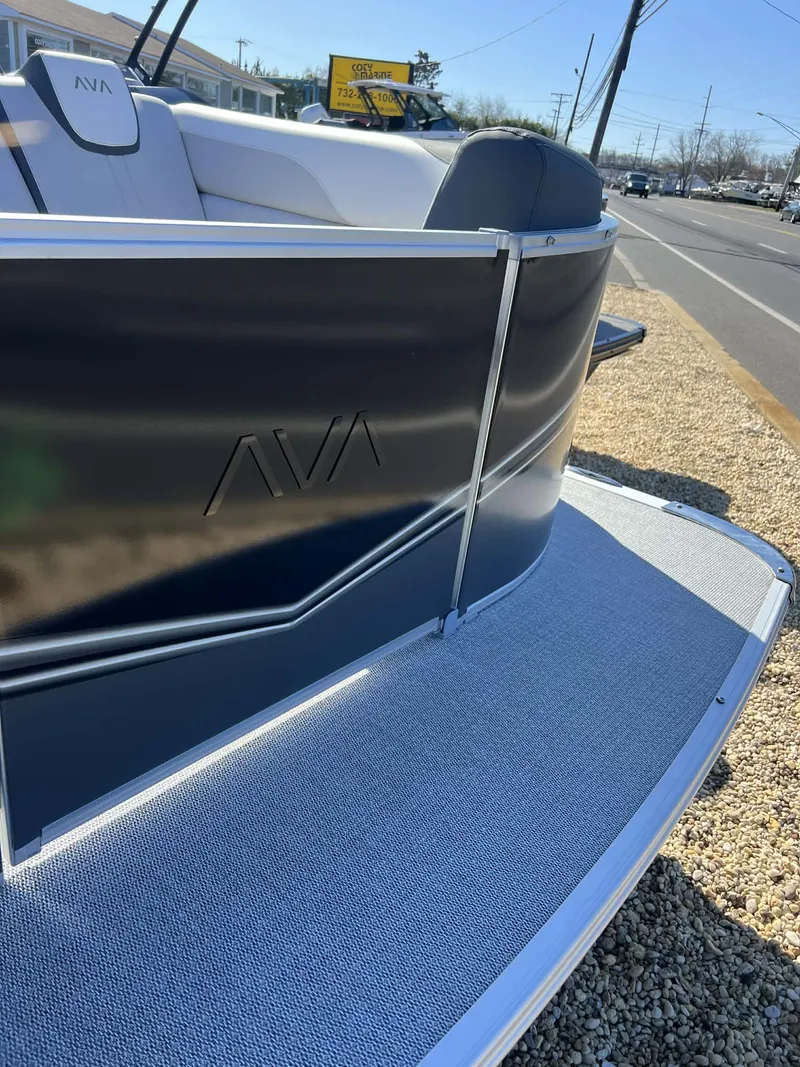 Slide: The Image of Avalon 2385 LSZ QL 2026 - 7