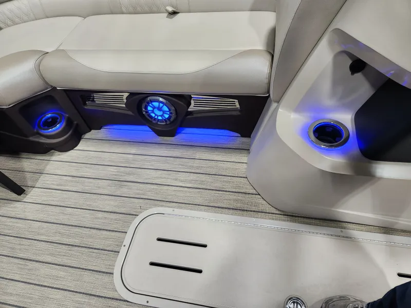 Slide: The Image of Avalon LSZ - 23 FT Cruise Rear Bench Triple-toon "Shades of Drift" 2026 - 8