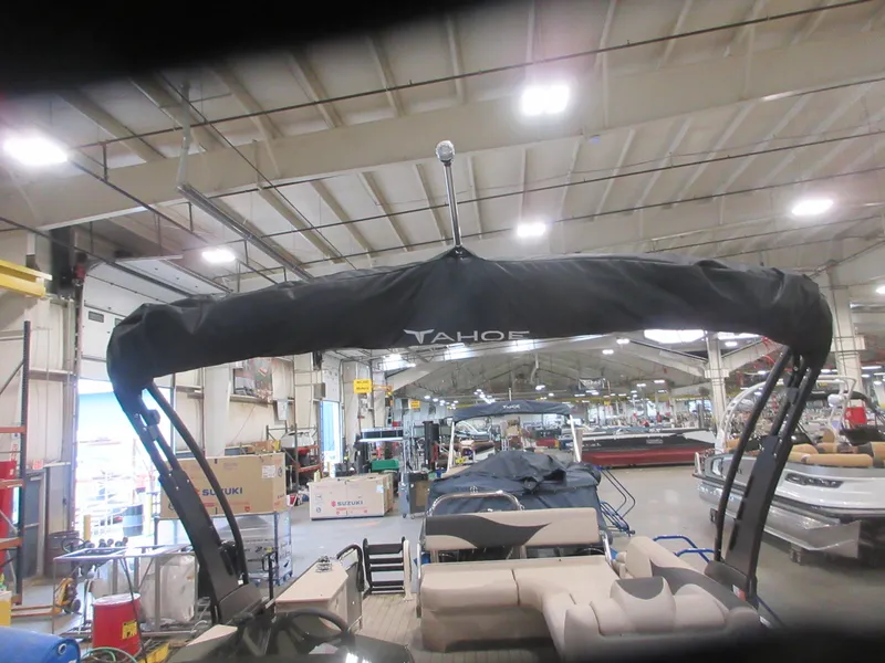 Slide: The Image of Avalon LSZ - 23 FT Cruise Rear Bench Triple-toon "Shades of Drift" 2026 - 15
