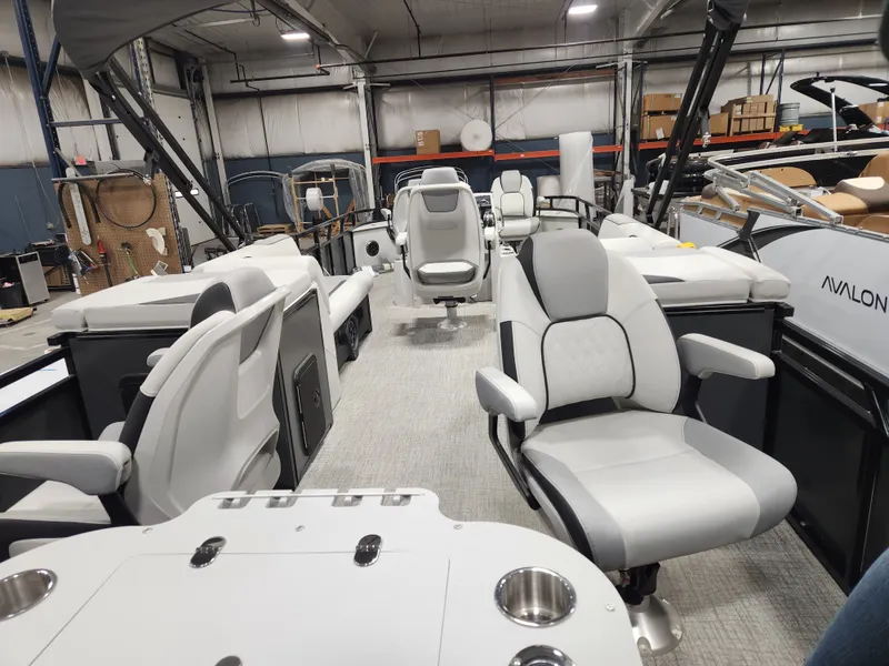 Slide: The Image of Avalon Venture 85 - 25 FT Center Console Fish Triple "The Anglers Wake" 2026 - 5
