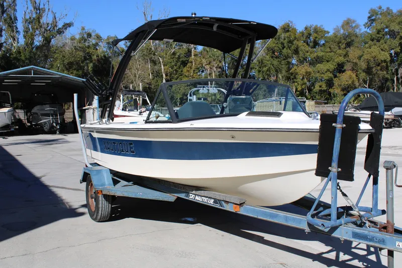 Slide: The Image of Nautique 2001 1986 - 2