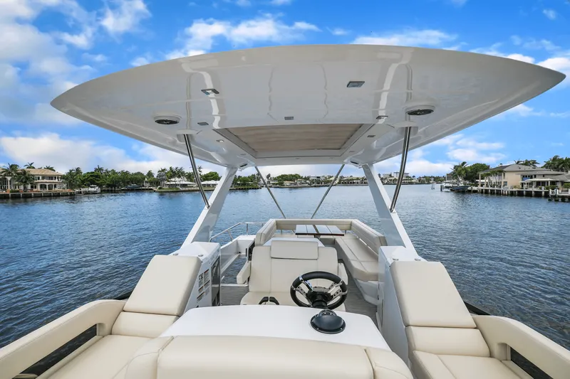 Slide: The Image of Cruisers Yachts 60 Fly 2024 - 19