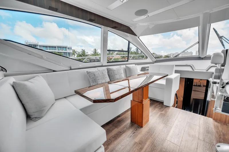 Slide: The Image of Cruisers Yachts 60 Fly 2024 - 33