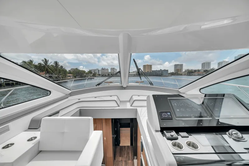Slide: The Image of Cruisers Yachts 60 Fly 2024 - 35