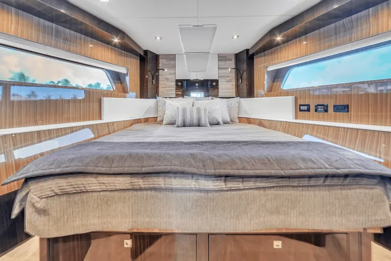 Slide: The Image of Cruisers Yachts 60 Fly 2024 - 47