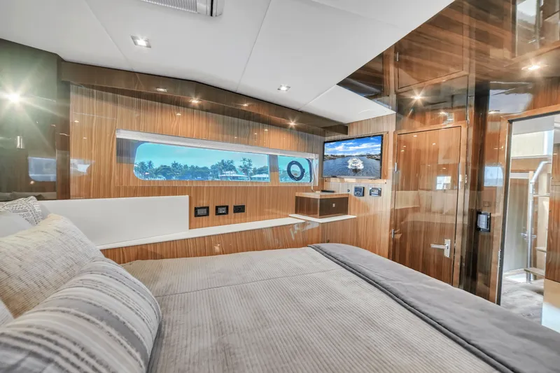 Slide: The Image of Cruisers Yachts 60 Fly 2024 - 51