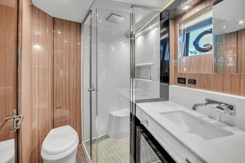 Slide: The Image of Cruisers Yachts 60 Fly 2024 - 53