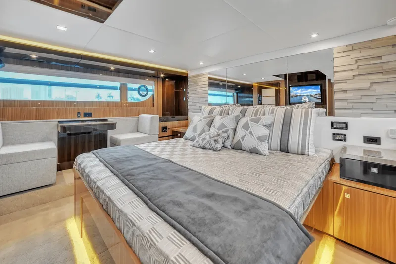 Slide: The Image of Cruisers Yachts 60 Fly 2024 - 56