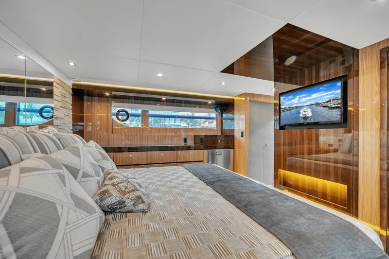 Slide: The Image of Cruisers Yachts 60 Fly 2024 - 59