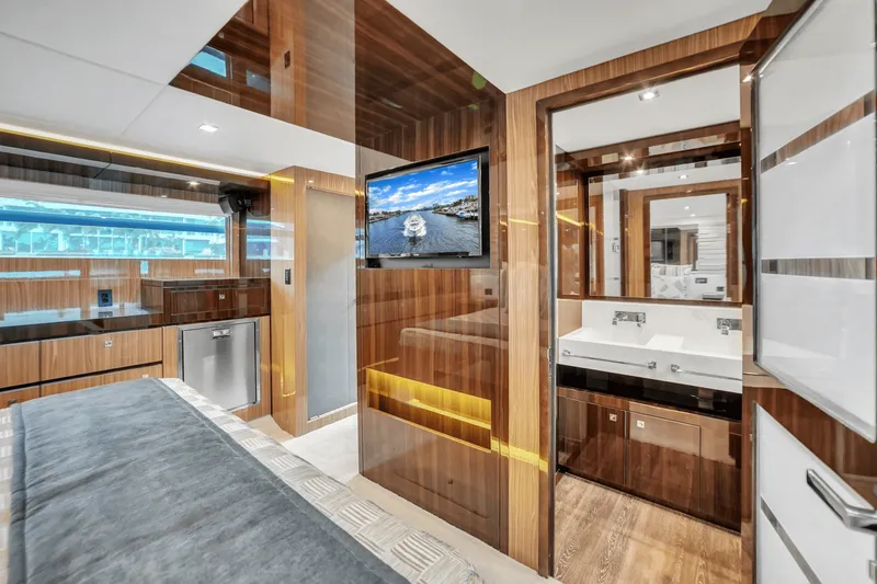 Slide: The Image of Cruisers Yachts 60 Fly 2024 - 62