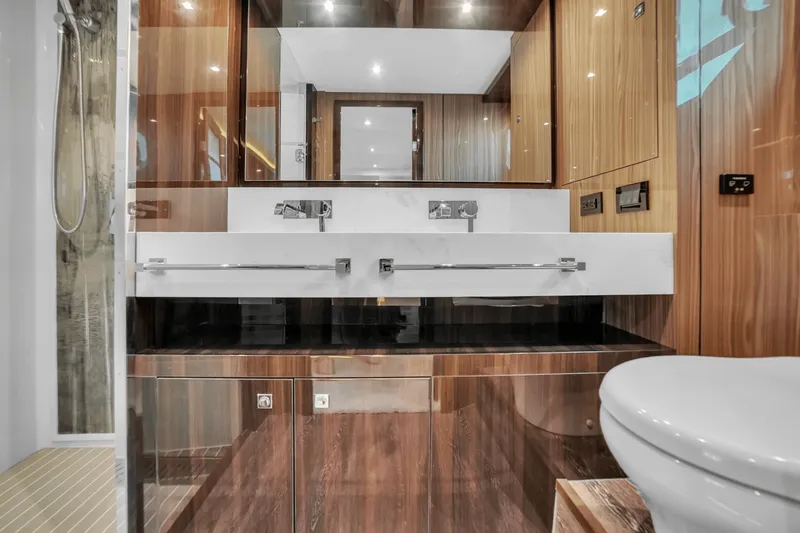 Slide: The Image of Cruisers Yachts 60 Fly 2024 - 63