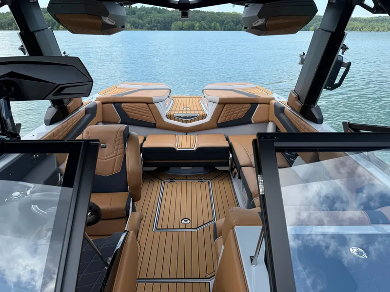 Slide: The Image of Nautique G21 2024 - 3