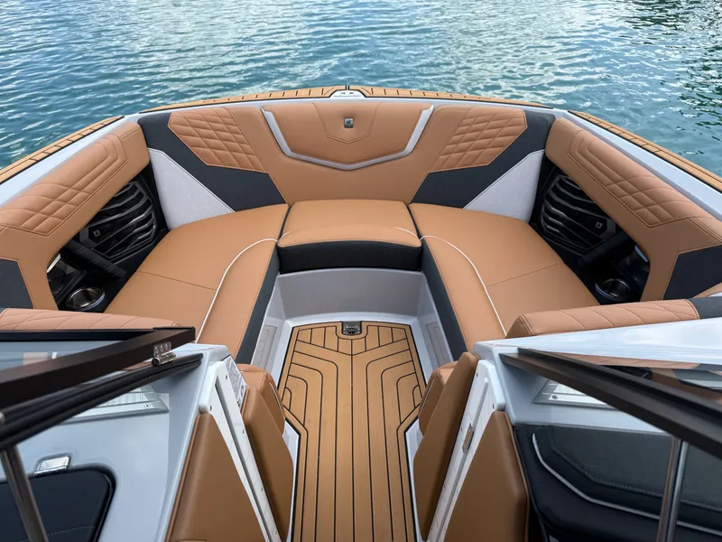 Slide: The Image of Nautique G21 2024 - 4