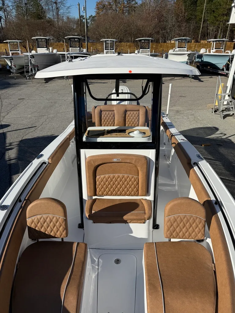 Slide: The Image of Sea Hunt Ultra 255SE 2026 - 7