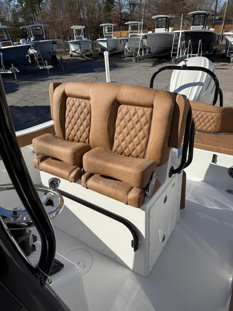 Slide: The Image of Sea Hunt Ultra 255SE 2026 - 9