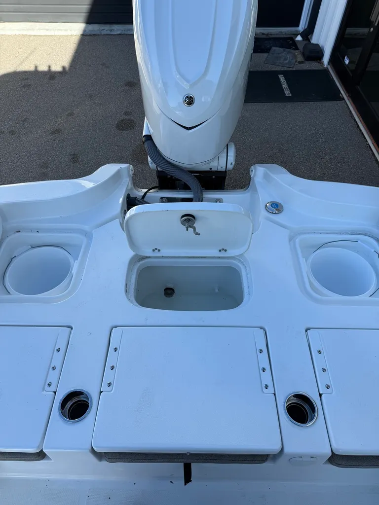 Slide: The Image of Sea Hunt BX25FS 2026 - 17