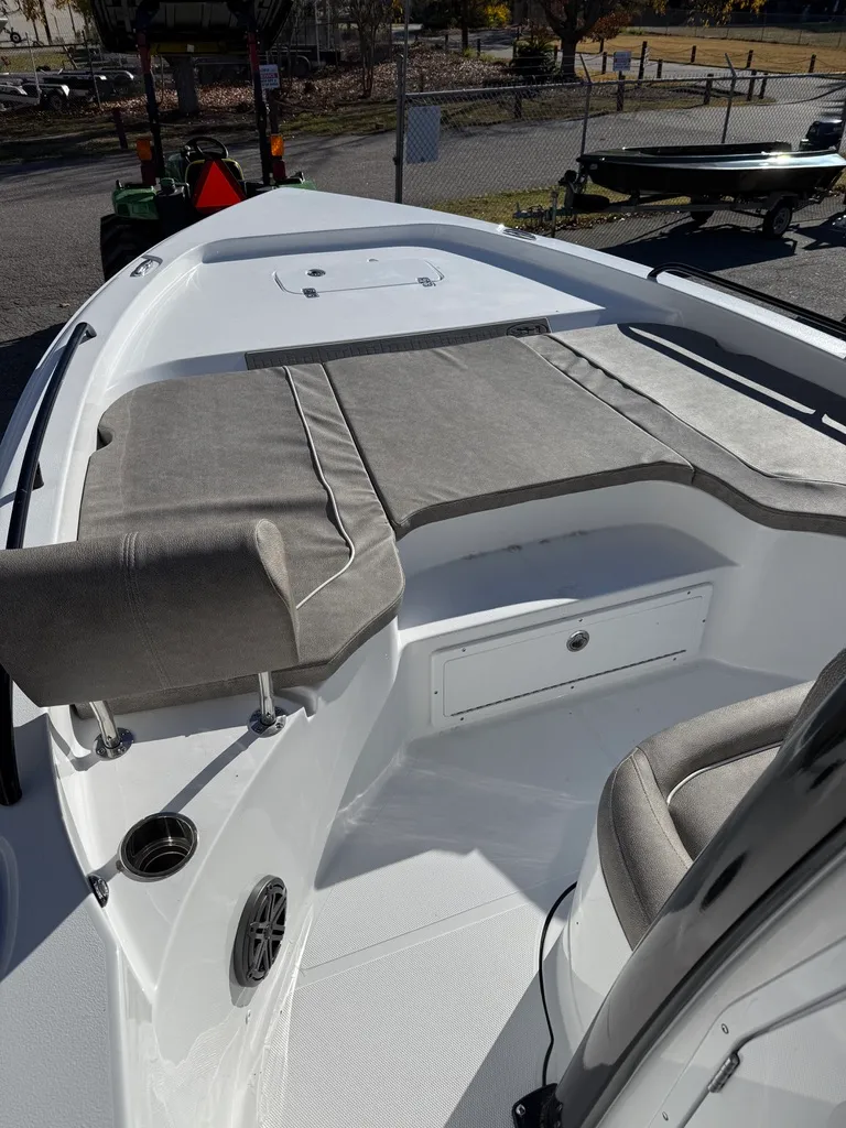 Slide: The Image of Sea Hunt BX25FS 2026 - 6