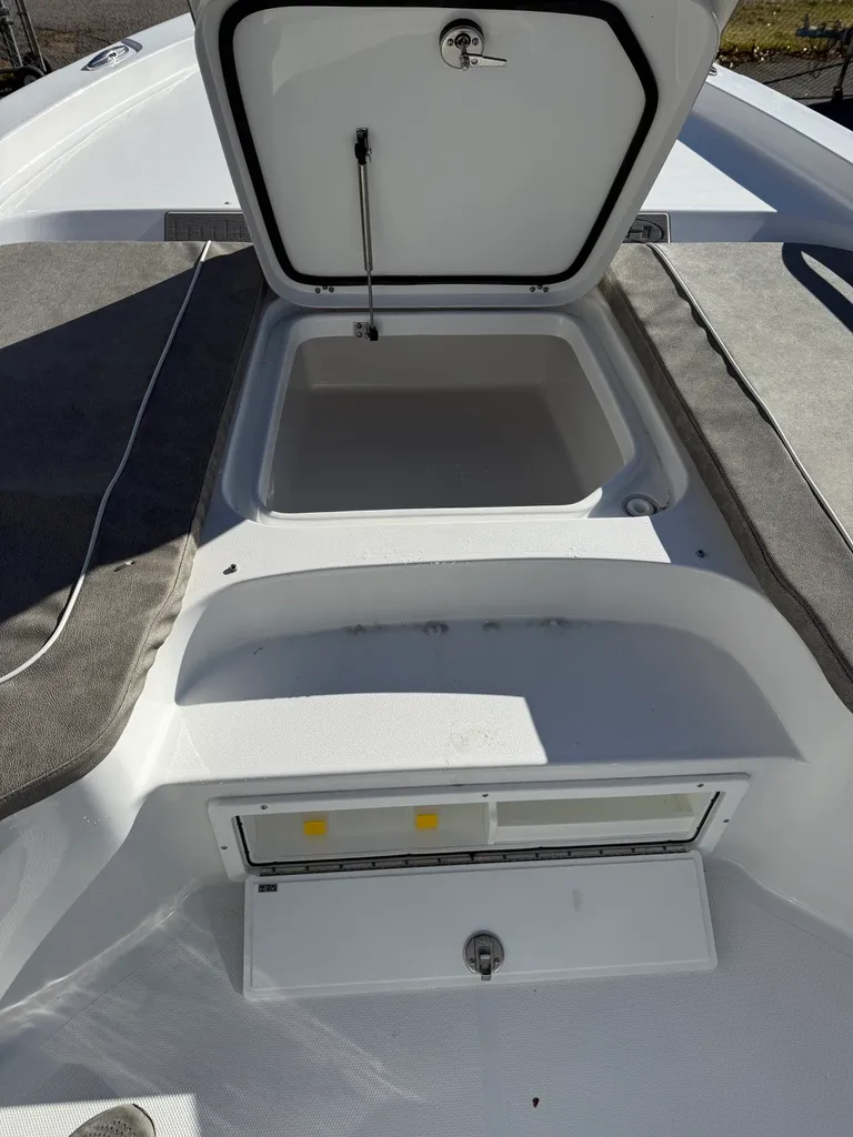 Slide: The Image of Sea Hunt BX25FS 2026 - 8