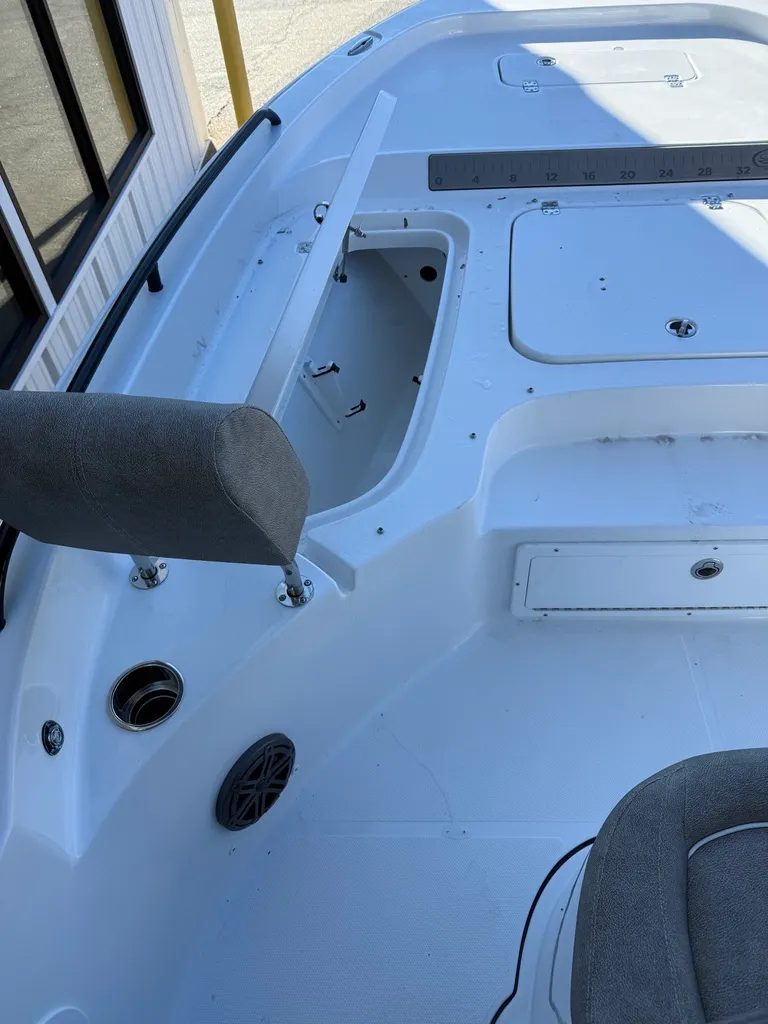 Slide: The Image of Sea Hunt BX25FS 2026 - 9