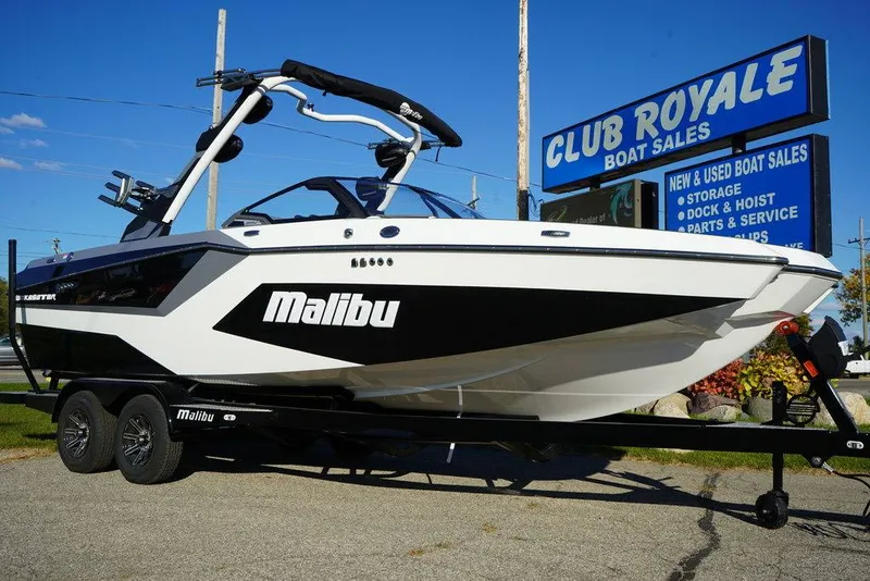 Slide: The Image of Malibu Boats 23 MXZ 2026 - 1