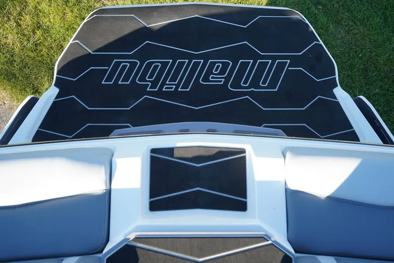 Slide: The Image of Malibu Boats 23 MXZ 2026 - 4