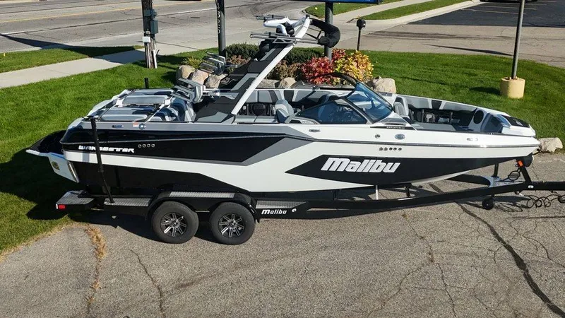 Slide: The Image of Malibu Boats 23 MXZ 2026 - 14