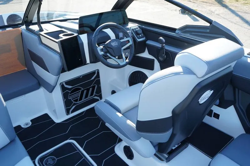 Slide: The Image of Malibu Boats 23 MXZ 2026 - 11
