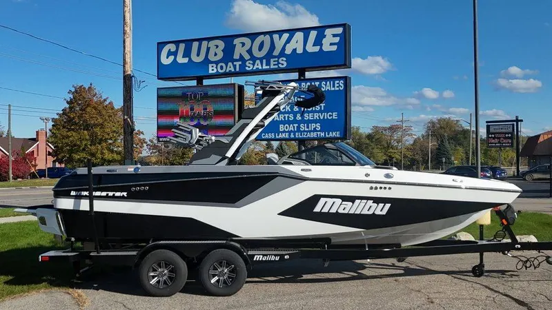 Slide: The Image of Malibu Boats 23 MXZ 2026 - 7