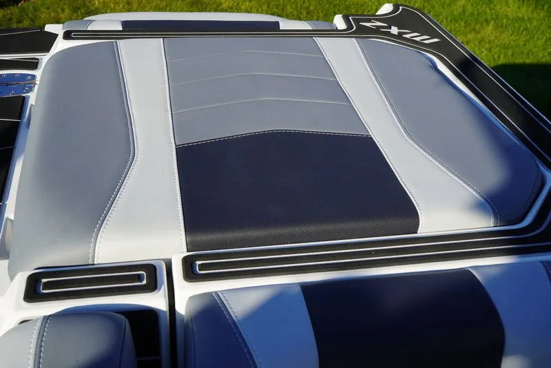 Slide: The Image of Malibu Boats 23 MXZ 2026 - 20
