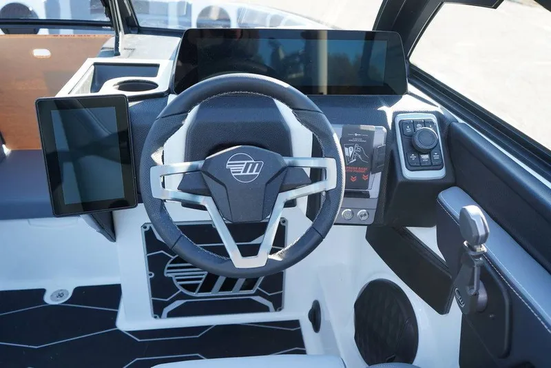 Slide: The Image of Malibu Boats 23 MXZ 2026 - 8