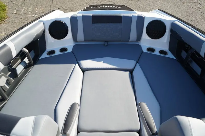 Slide: The Image of Malibu Boats 23 MXZ 2026 - 16