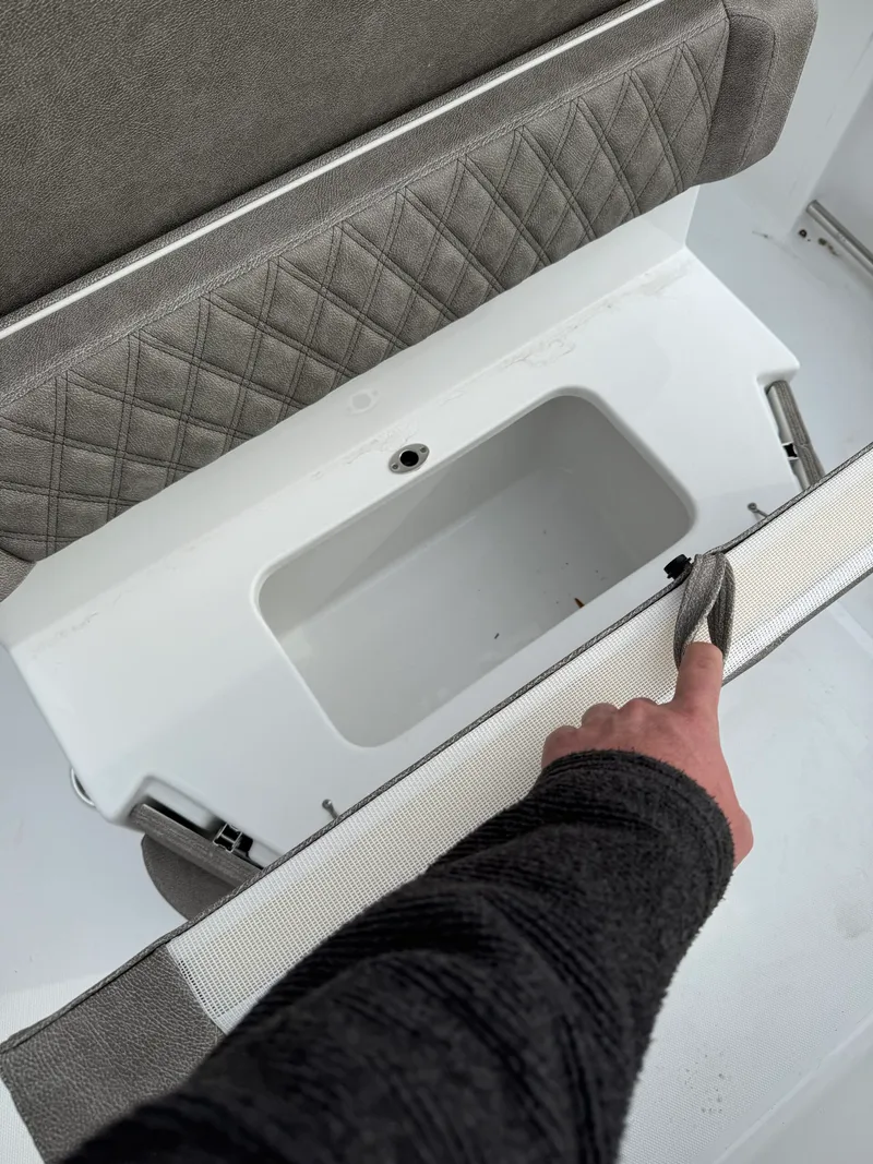 Slide: The Image of Sea Hunt Ultra 265 SE 2026 - 12