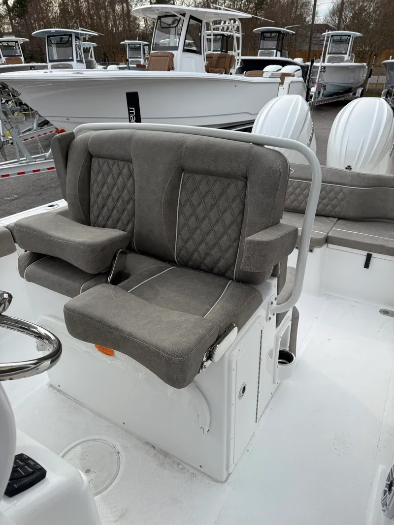 Slide: The Image of Sea Hunt Ultra 265 SE 2026 - 8