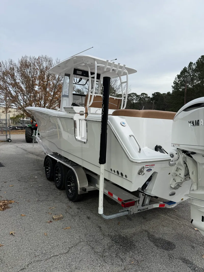 Slide: The Image of Sea Hunt Ultra 305 CB 2026 - 3