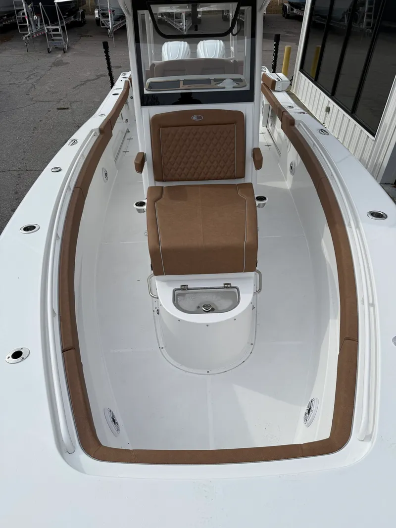 Slide: The Image of Sea Hunt Ultra 305 CB 2026 - 4