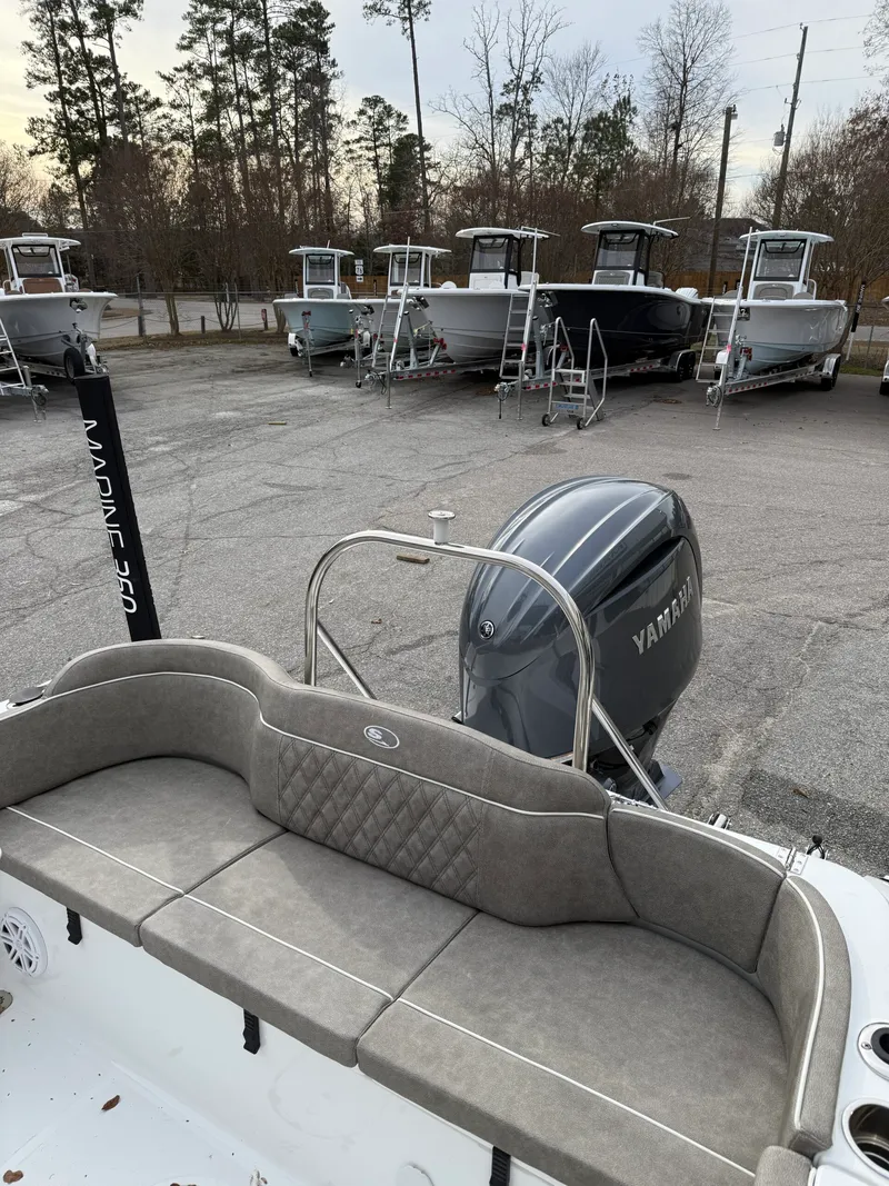 Slide: The Image of Sea Hunt Ultra 229 2026 - 10