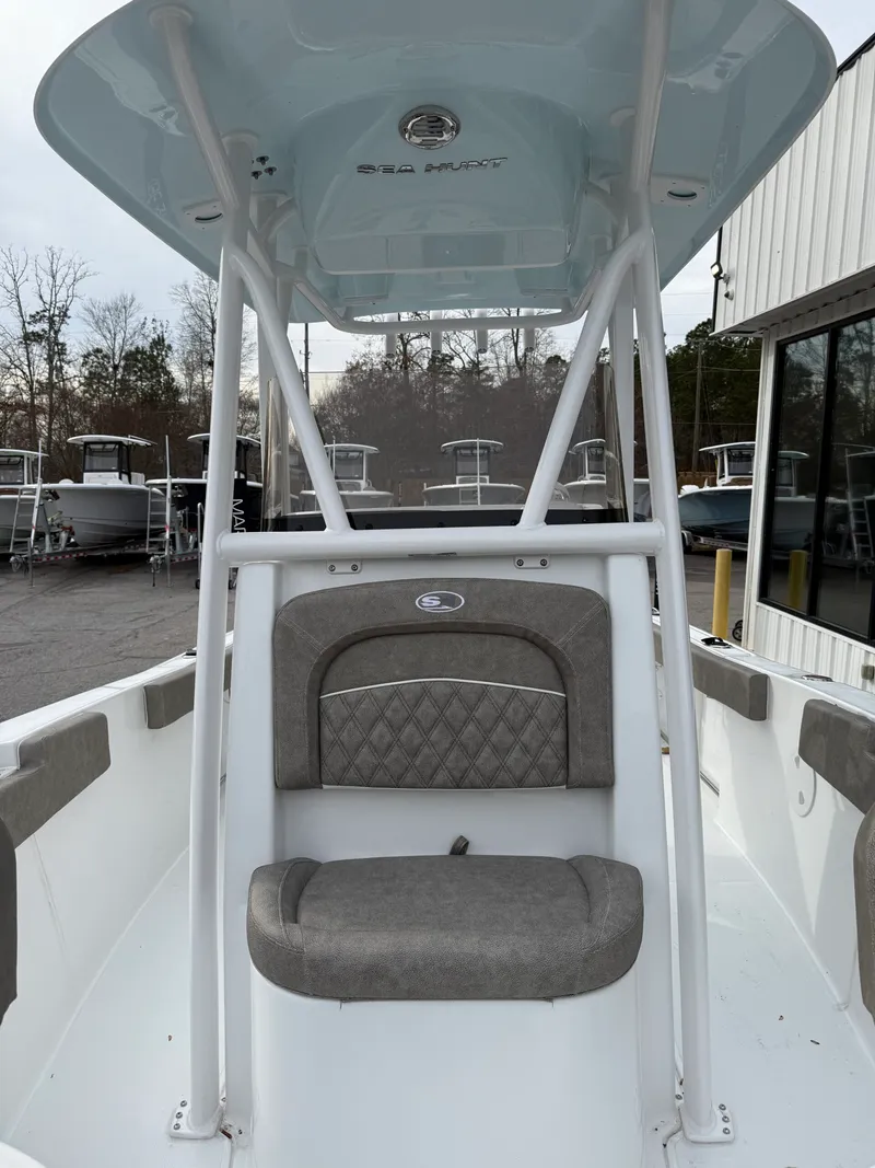 Slide: The Image of Sea Hunt Ultra 229 2026 - 6