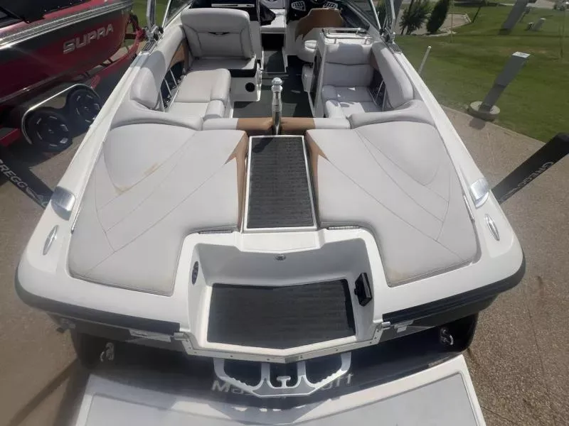 Slide: The Image of MasterCraft X55 2009 - 11