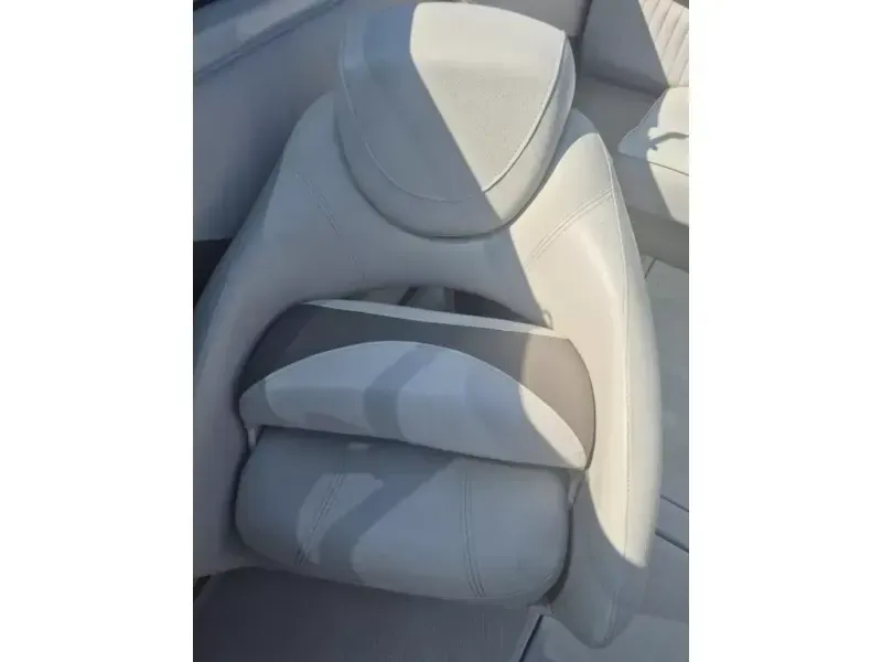 Slide: The Image of Crownline Boats 215 SS 2012 - 14